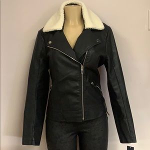 NWTs Women’s Moro Jacket w/removable Collar
